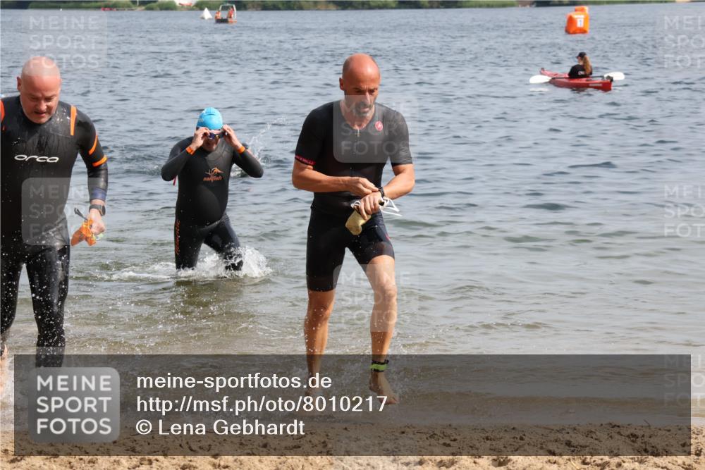 15.06.2025 - 27. Vierlanden-Triathlon Lena Gebhardt http://msf.ph/oto/8010217 15.06.2025 10:07:13 Schwimmen 374, 376, 383, 431, 459, 462 meine-sportfotos.de