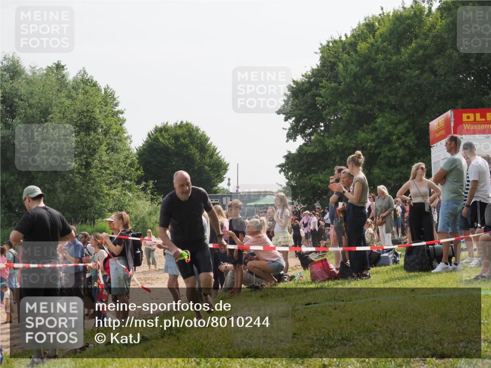 15.06.2025 - 27. Vierlanden-Triathlon KatJ http://msf.ph/oto/8010244 15.06.2025 10:08:36 Schwimmen 387, 454, 469 meine-sportfotos.de