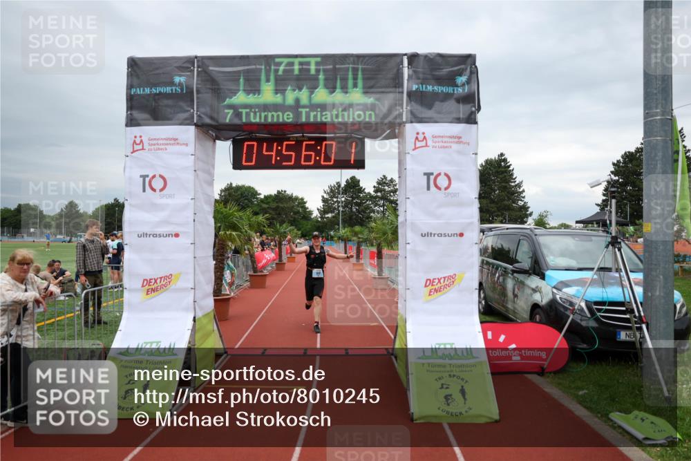 15.06.2025 - 7 Türme Triathlon Michael Strokosch http://msf.ph/oto/8010245 15.06.2025 14:56:01 Ziel 572 meine-sportfotos.de