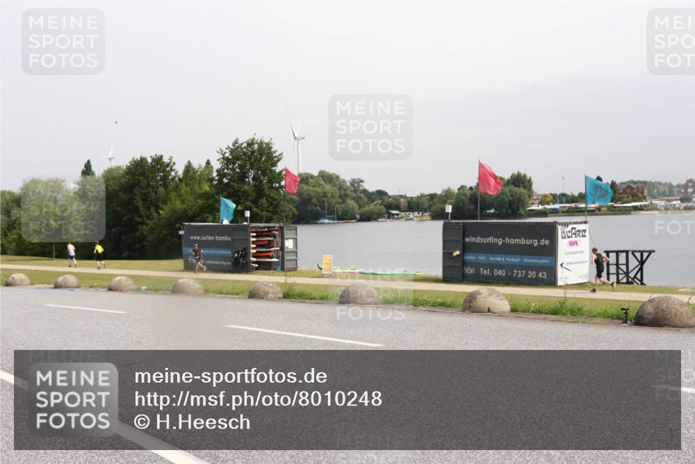 15.06.2025 - 27. Vierlanden-Triathlon H.Heesch http://msf.ph/oto/8010248 15.06.2025 11:00:42 Radfahren 61, 162, 417, 421, 586, 726, 759 meine-sportfotos.de