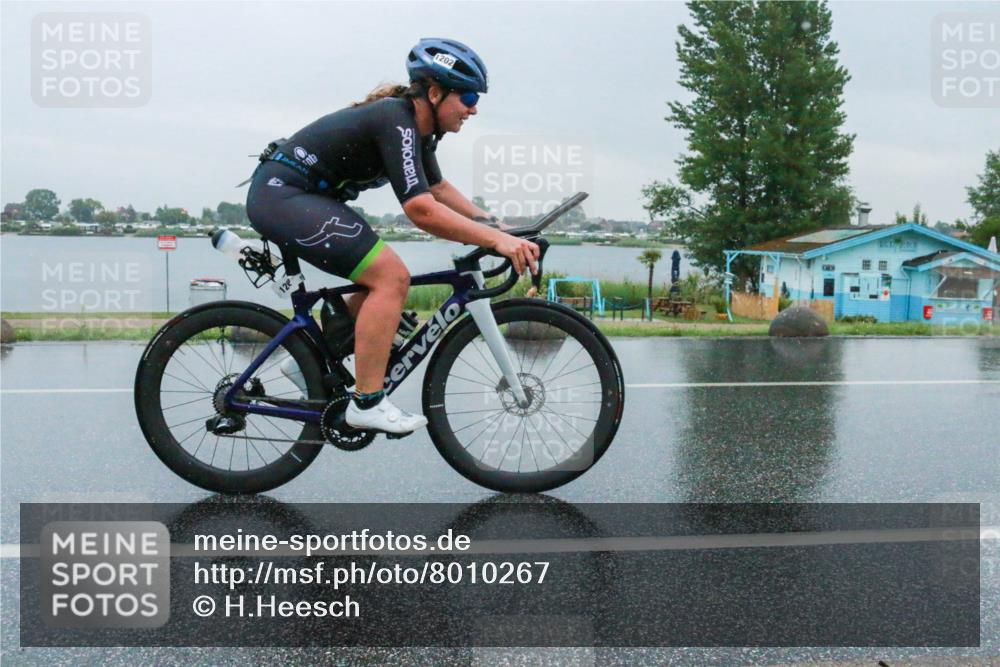 21.06.2025 - 27. Vierlanden-Triathlon H.Heesch http://msf.ph/oto/8010267 15.06.2025 13:48:38 Radfahren 1202 meine-sportfotos.de