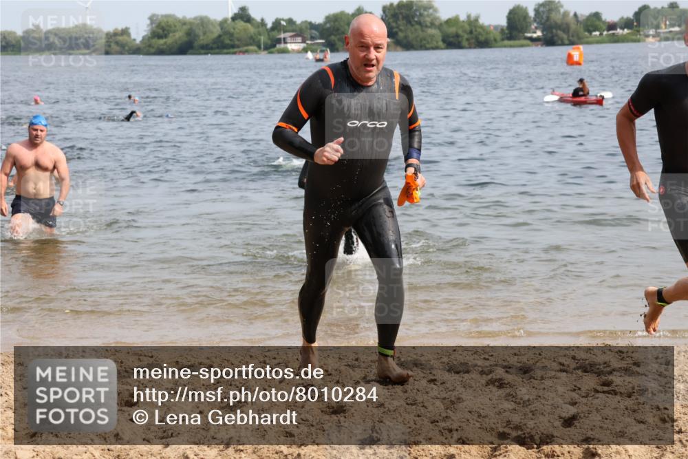 15.06.2025 - 27. Vierlanden-Triathlon Lena Gebhardt http://msf.ph/oto/8010284 15.06.2025 10:07:14 Schwimmen 374, 376, 383, 431, 459, 462 meine-sportfotos.de