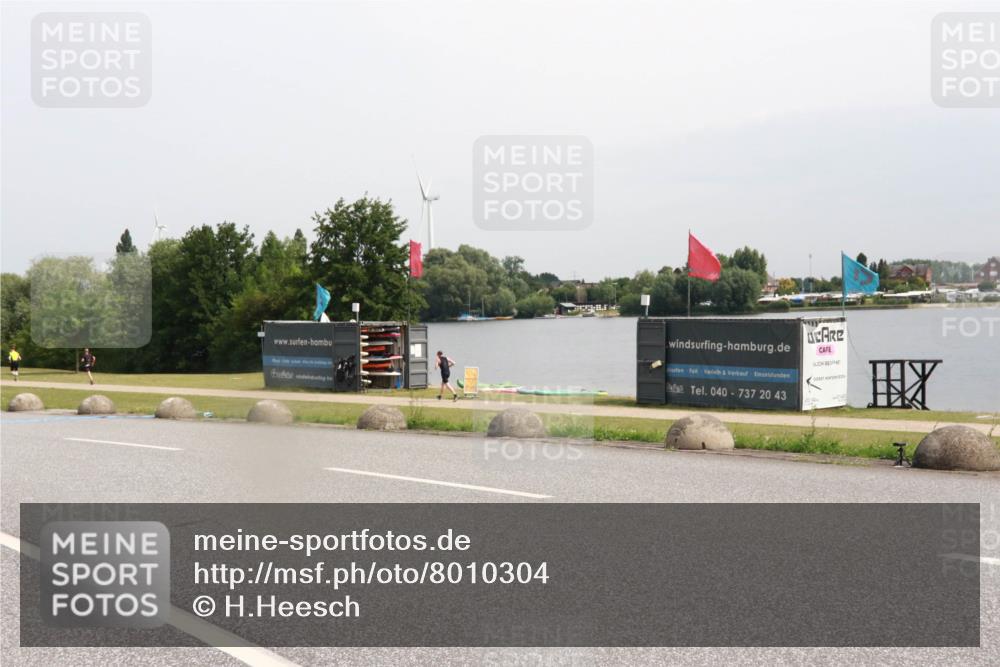 15.06.2025 - 27. Vierlanden-Triathlon H.Heesch http://msf.ph/oto/8010304 15.06.2025 11:00:47 Radfahren 61, 226, 421, 586, 726, 759 meine-sportfotos.de