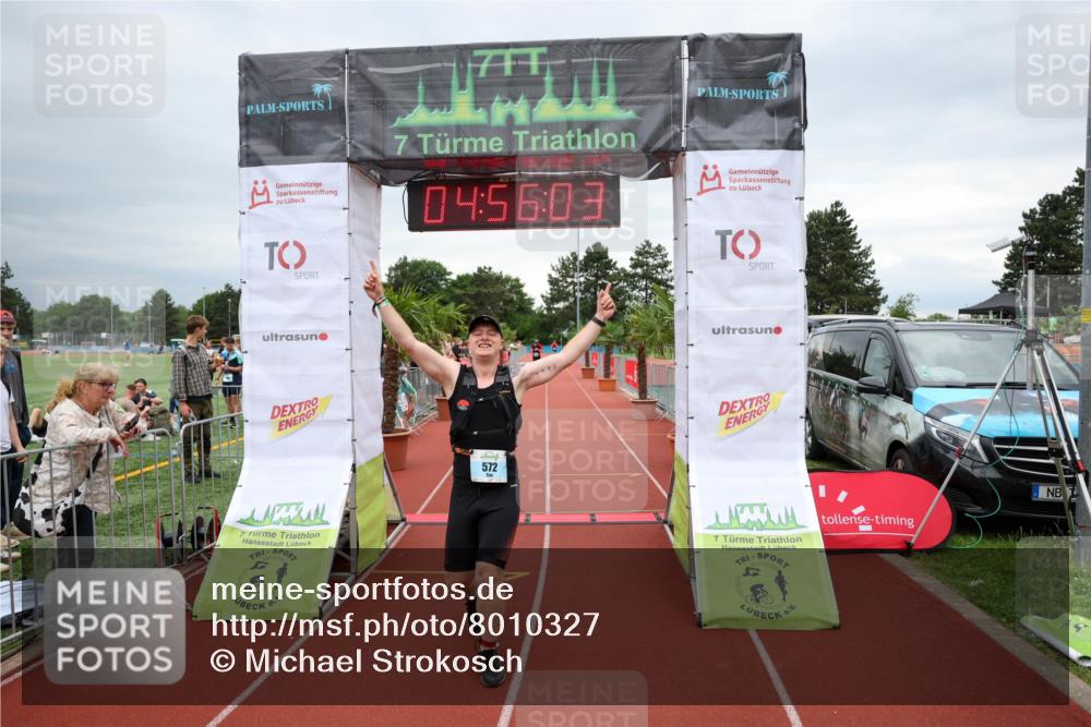 15.06.2025 - 7 Türme Triathlon Michael Strokosch http://msf.ph/oto/8010327 15.06.2025 14:56:03 Ziel 572 meine-sportfotos.de