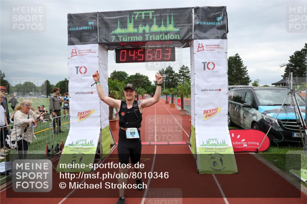 15.06.2025 - 7 Türme Triathlon Michael Strokosch http://msf.ph/oto/8010346 15.06.2025 14:56:03 Ziel 572 meine-sportfotos.de