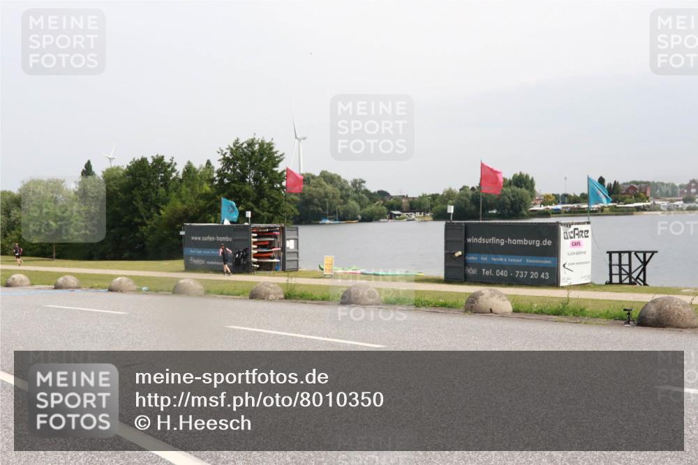 15.06.2025 - 27. Vierlanden-Triathlon H.Heesch http://msf.ph/oto/8010350 15.06.2025 11:00:49 Radfahren 226, 421, 586, 726, 759 meine-sportfotos.de