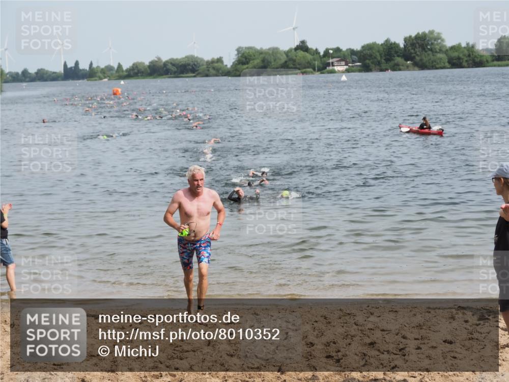21.06.2025 - 27. Vierlanden-Triathlon MichiJ http://msf.ph/oto/8010352 15.06.2026 10:13:28 Schwimmen 623 meine-sportfotos.de