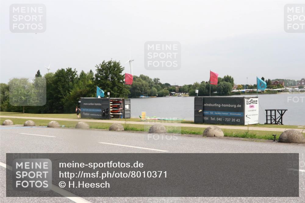 15.06.2025 - 27. Vierlanden-Triathlon H.Heesch http://msf.ph/oto/8010371 15.06.2025 11:00:51 Radfahren 226 meine-sportfotos.de