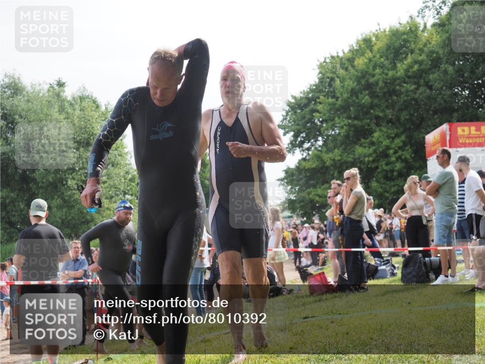 15.06.2025 - 27. Vierlanden-Triathlon KatJ http://msf.ph/oto/8010392 15.06.2025 10:08:43 Schwimmen 380, 387, 437, 454, 469 meine-sportfotos.de