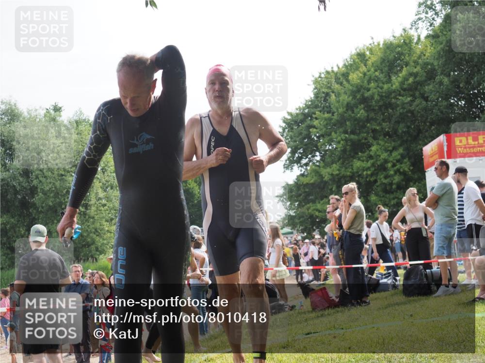 15.06.2025 - 27. Vierlanden-Triathlon KatJ http://msf.ph/oto/8010418 15.06.2025 10:08:43 Schwimmen 380, 387, 437, 454, 469 meine-sportfotos.de