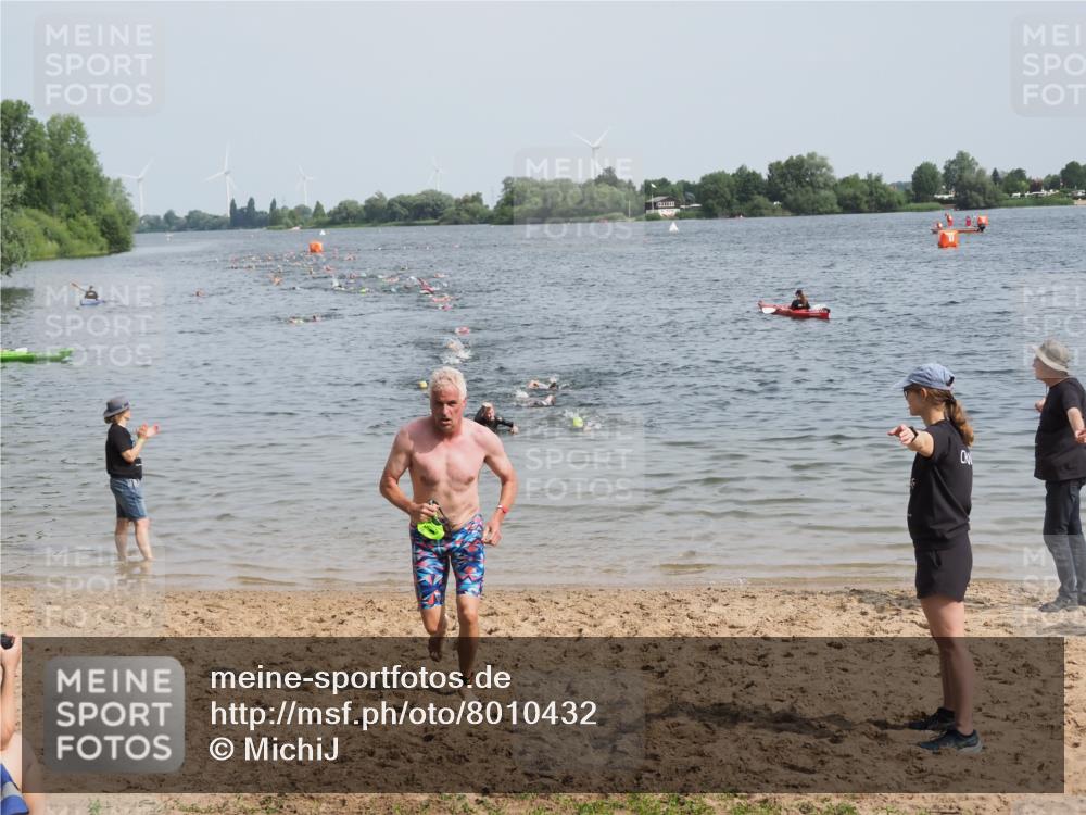 21.06.2025 - 27. Vierlanden-Triathlon MichiJ http://msf.ph/oto/8010432 15.06.2026 10:13:29 Schwimmen 623 meine-sportfotos.de