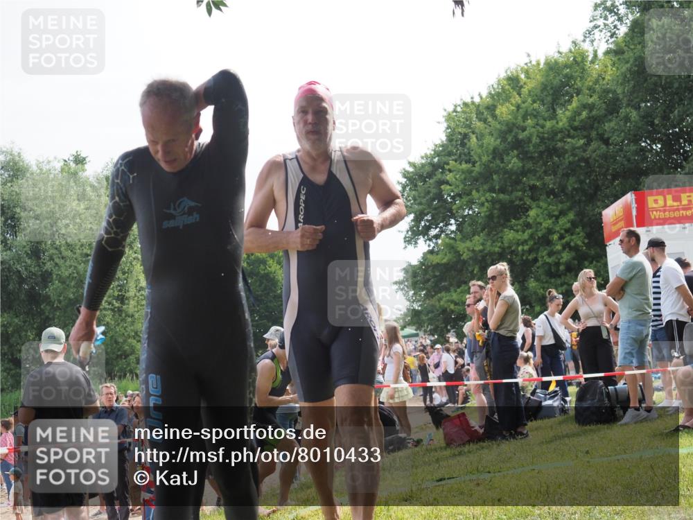 15.06.2025 - 27. Vierlanden-Triathlon KatJ http://msf.ph/oto/8010433 15.06.2025 10:08:43 Schwimmen 380, 387, 437, 454, 469 meine-sportfotos.de