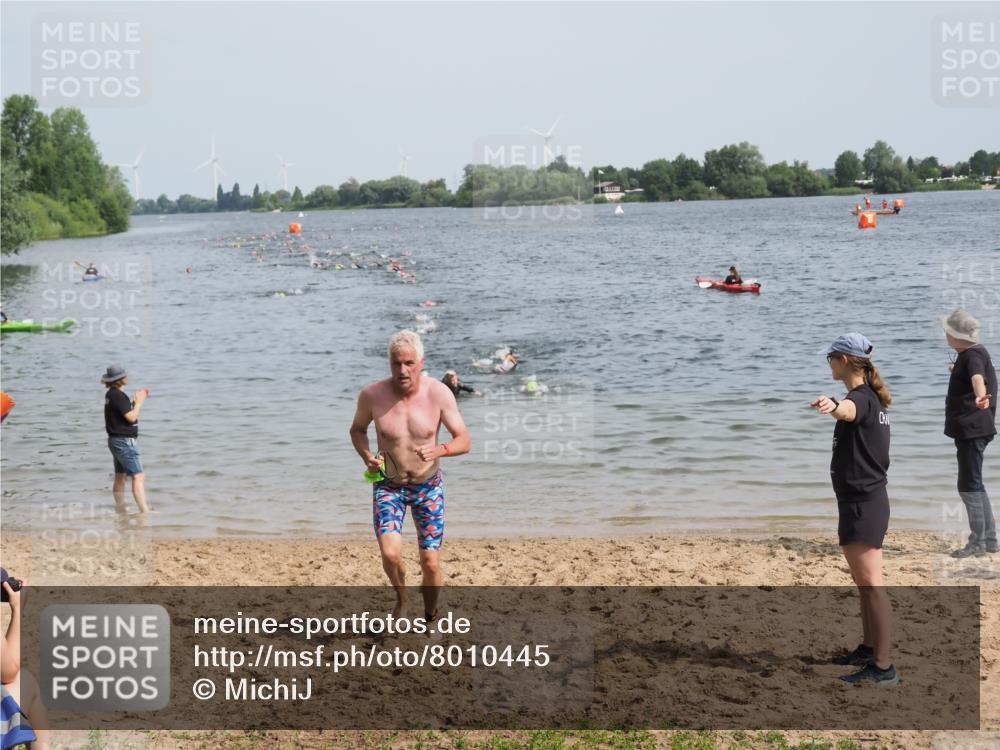 21.06.2025 - 27. Vierlanden-Triathlon MichiJ http://msf.ph/oto/8010445 15.06.2026 10:13:30 Schwimmen 623 meine-sportfotos.de
