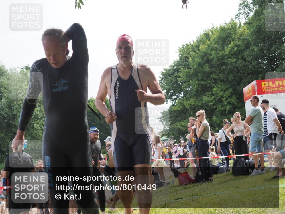 15.06.2025 - 27. Vierlanden-Triathlon KatJ http://msf.ph/oto/8010449 15.06.2025 10:08:44 Schwimmen 380, 387, 437, 454, 469 meine-sportfotos.de