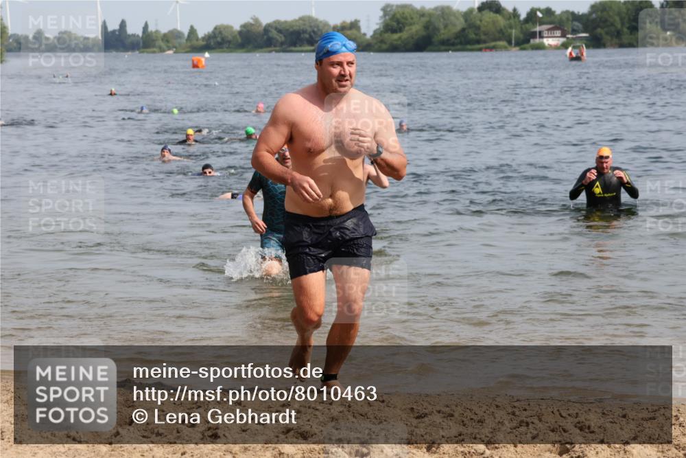 15.06.2025 - 27. Vierlanden-Triathlon Lena Gebhardt http://msf.ph/oto/8010463 15.06.2025 10:07:20 Schwimmen 374, 383, 414, 431, 459 meine-sportfotos.de