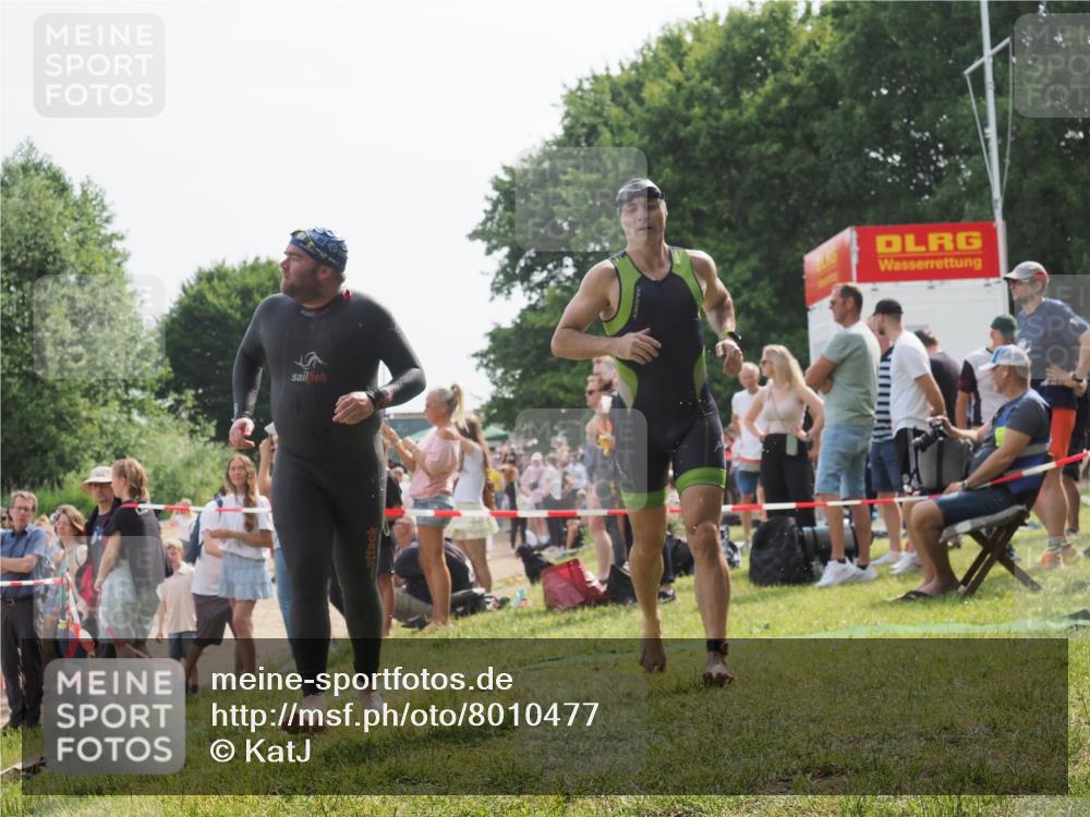 15.06.2025 - 27. Vierlanden-Triathlon KatJ http://msf.ph/oto/8010477 15.06.2025 10:08:45 Schwimmen 380, 387, 437, 454, 469 meine-sportfotos.de