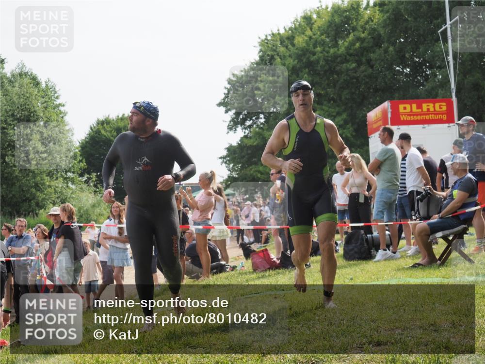 15.06.2025 - 27. Vierlanden-Triathlon KatJ http://msf.ph/oto/8010482 15.06.2025 10:08:46 Schwimmen 380, 387, 437, 454, 469 meine-sportfotos.de