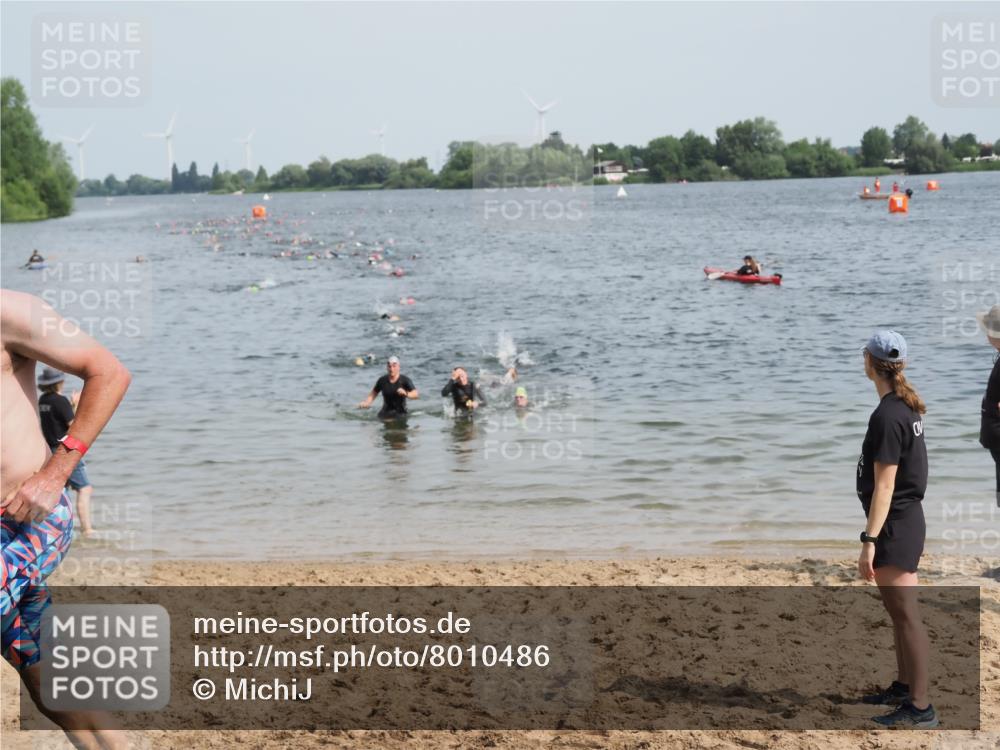 21.06.2025 - 27. Vierlanden-Triathlon MichiJ http://msf.ph/oto/8010486 15.06.2026 10:13:32 Schwimmen 545, 585, 623 meine-sportfotos.de