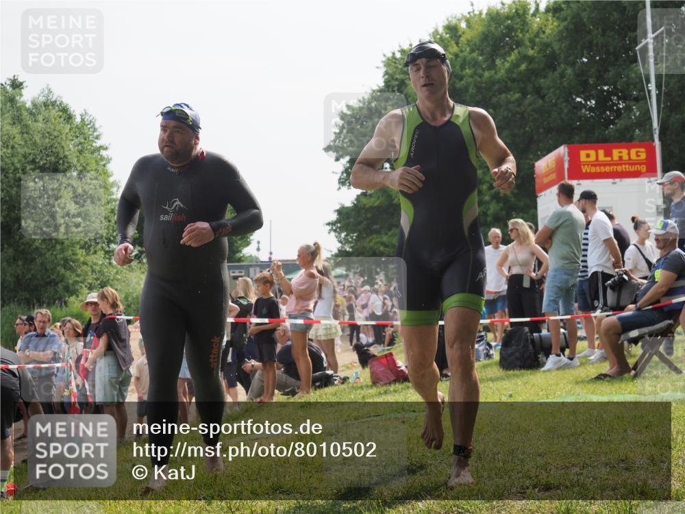 15.06.2025 - 27. Vierlanden-Triathlon KatJ http://msf.ph/oto/8010502 15.06.2025 10:08:46 Schwimmen 380, 387, 437, 454, 469 meine-sportfotos.de