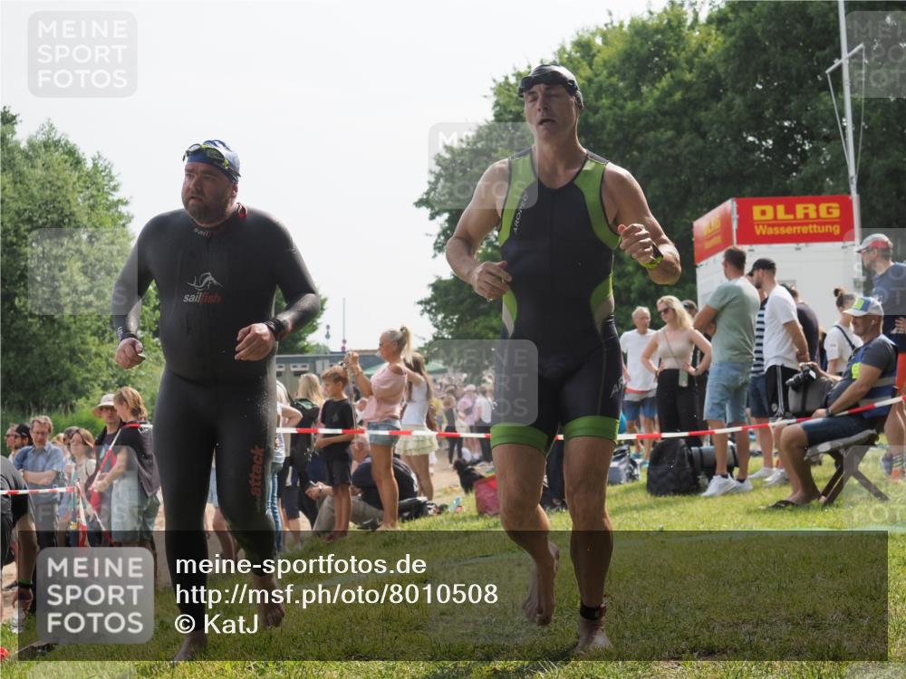 15.06.2025 - 27. Vierlanden-Triathlon KatJ http://msf.ph/oto/8010508 15.06.2025 10:08:46 Schwimmen 380, 387, 437, 454, 469 meine-sportfotos.de