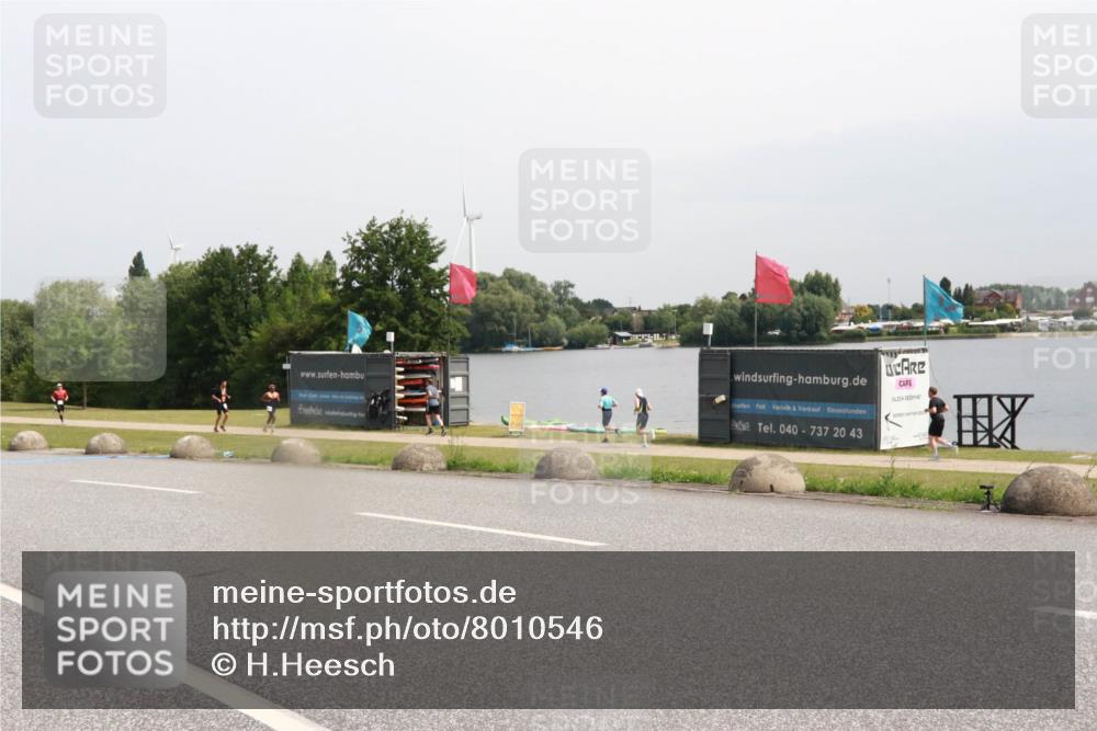 15.06.2025 - 27. Vierlanden-Triathlon H.Heesch http://msf.ph/oto/8010546 15.06.2025 11:00:59 Radfahren 203 meine-sportfotos.de