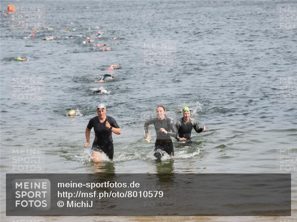 21.06.2025 - 27. Vierlanden-Triathlon MichiJ http://msf.ph/oto/8010579 15.06.2026 10:13:34 Schwimmen 545, 585, 623 meine-sportfotos.de