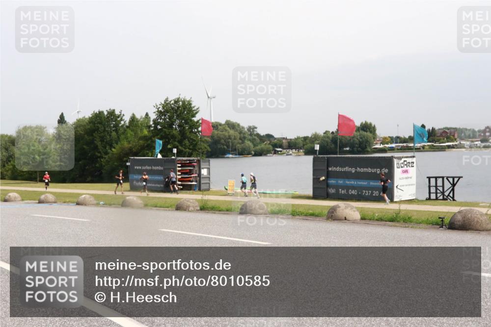15.06.2025 - 27. Vierlanden-Triathlon H.Heesch http://msf.ph/oto/8010585 15.06.2025 11:01:00 Radfahren 203 meine-sportfotos.de