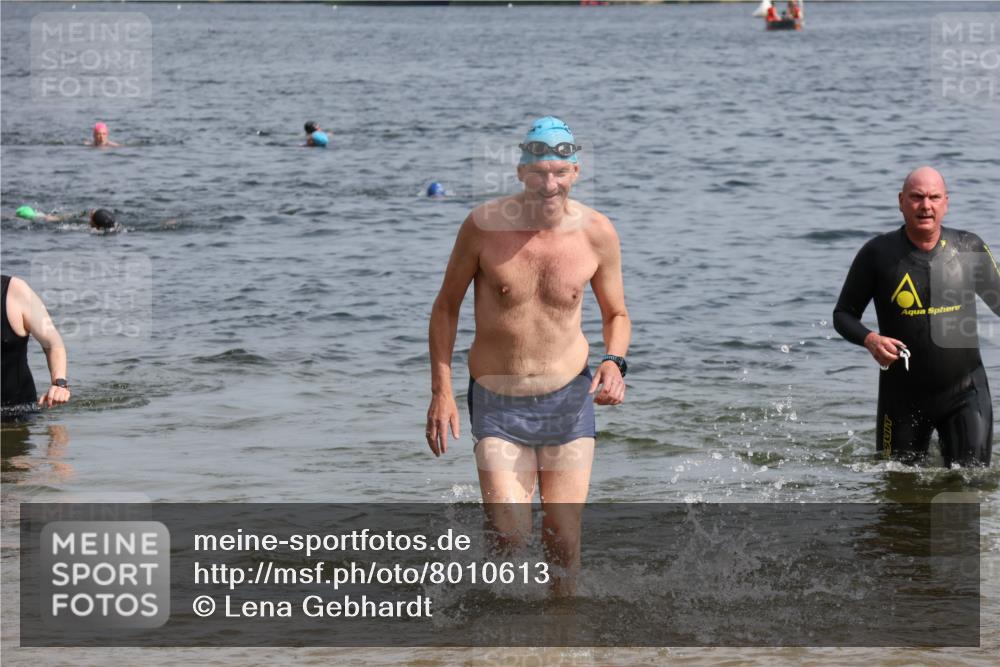 15.06.2025 - 27. Vierlanden-Triathlon Lena Gebhardt http://msf.ph/oto/8010613 15.06.2025 10:07:26 Schwimmen 374, 379, 383, 391, 414, 431, 468 meine-sportfotos.de