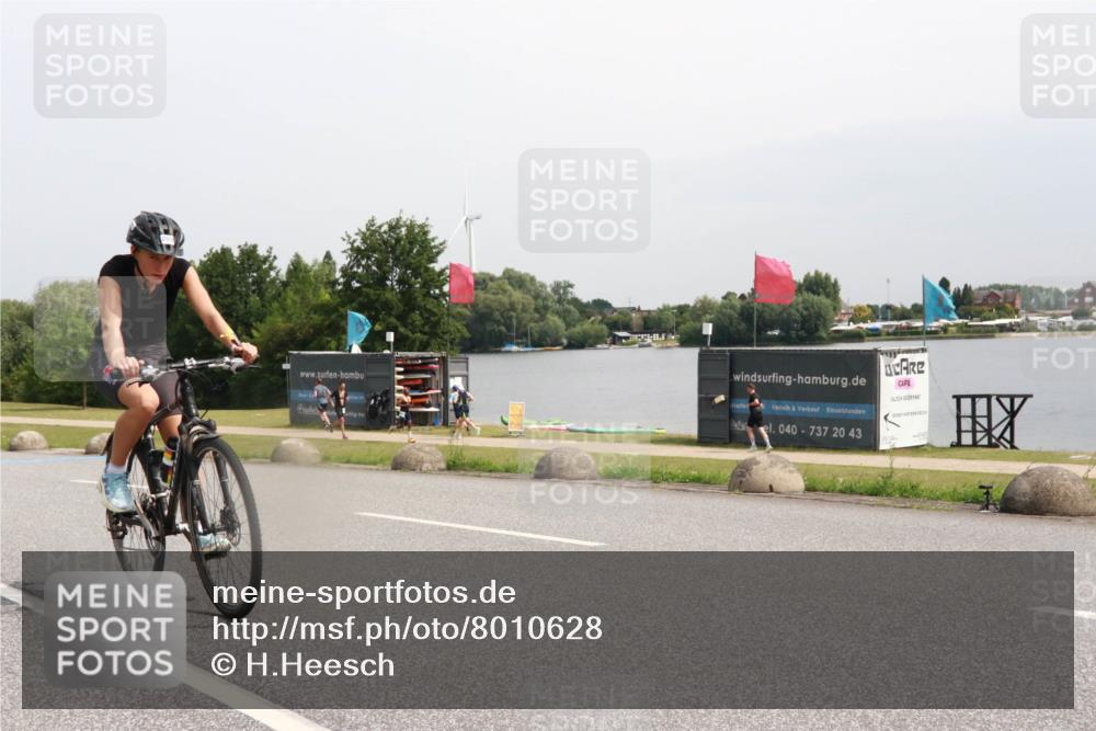 15.06.2025 - 27. Vierlanden-Triathlon H.Heesch http://msf.ph/oto/8010628 15.06.2025 11:01:01 Radfahren 203 meine-sportfotos.de