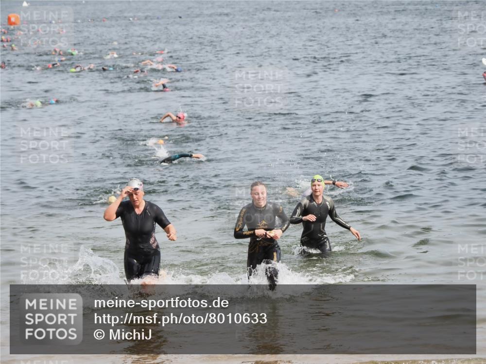 21.06.2025 - 27. Vierlanden-Triathlon MichiJ http://msf.ph/oto/8010633 15.06.2026 10:13:36 Schwimmen 545, 585, 622, 623 meine-sportfotos.de