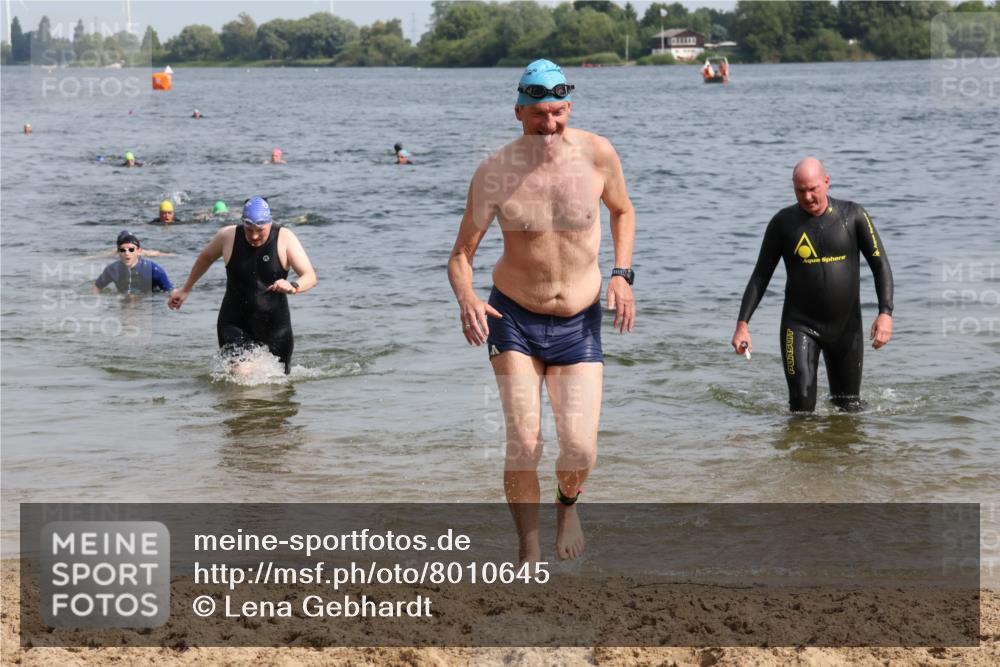 15.06.2025 - 27. Vierlanden-Triathlon Lena Gebhardt http://msf.ph/oto/8010645 15.06.2025 10:07:28 Schwimmen 374, 379, 391, 414, 431, 468 meine-sportfotos.de