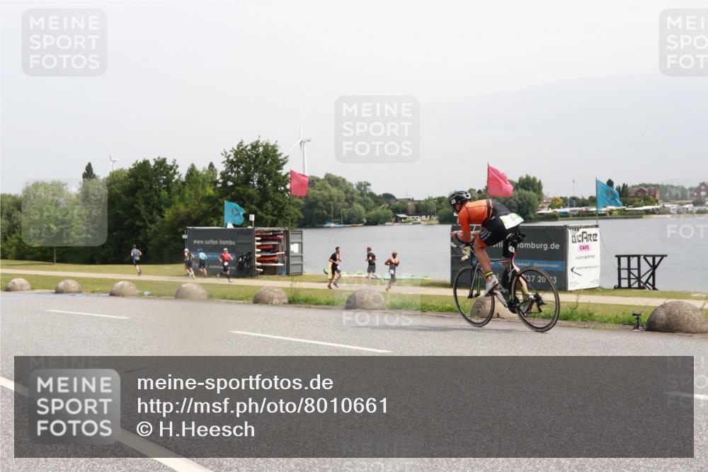 15.06.2025 - 27. Vierlanden-Triathlon H.Heesch http://msf.ph/oto/8010661 15.06.2025 11:01:03 Radfahren 203 meine-sportfotos.de