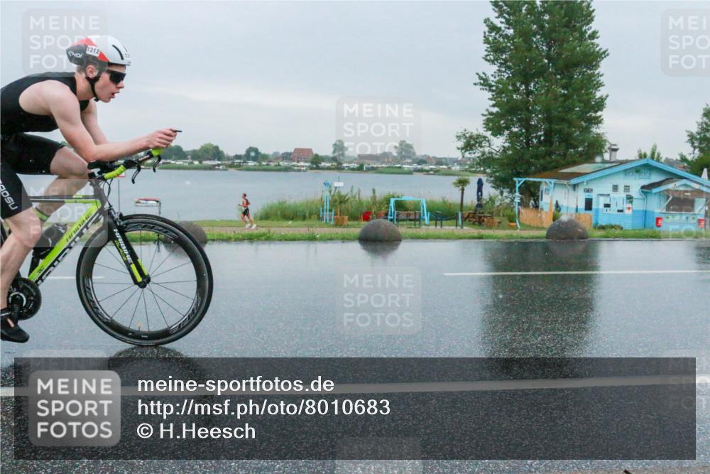 21.06.2025 - 27. Vierlanden-Triathlon H.Heesch http://msf.ph/oto/8010683 15.06.2025 13:52:11 Radfahren 1312 meine-sportfotos.de