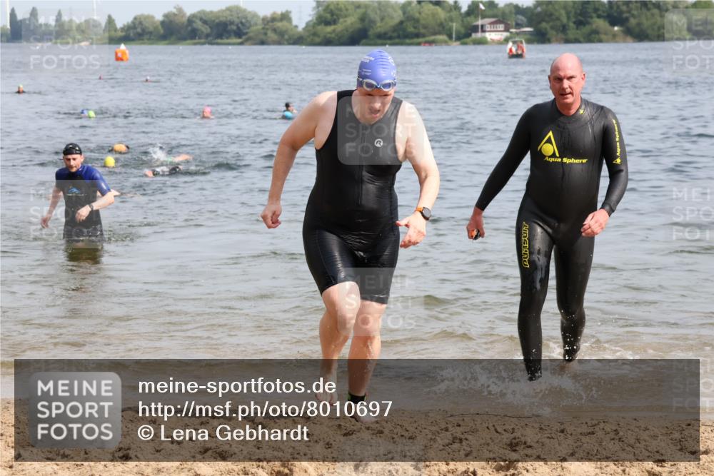 15.06.2025 - 27. Vierlanden-Triathlon Lena Gebhardt http://msf.ph/oto/8010697 15.06.2025 10:07:32 Schwimmen 374, 379, 391, 414, 468 meine-sportfotos.de