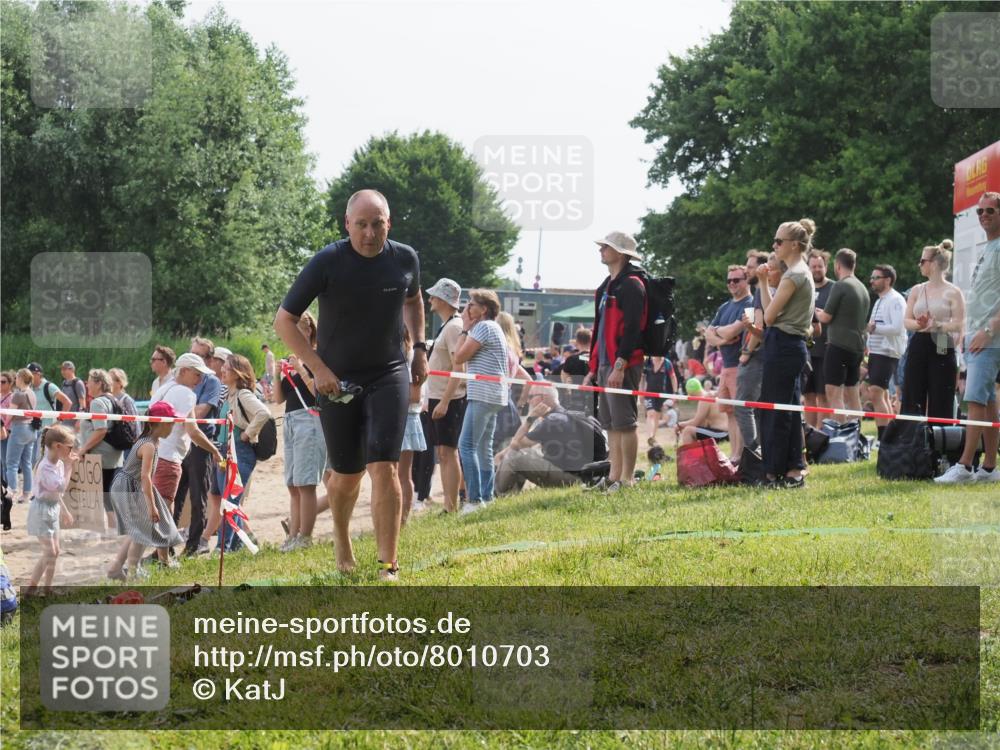 15.06.2025 - 27. Vierlanden-Triathlon KatJ http://msf.ph/oto/8010703 15.06.2025 10:10:06 Schwimmen 466 meine-sportfotos.de