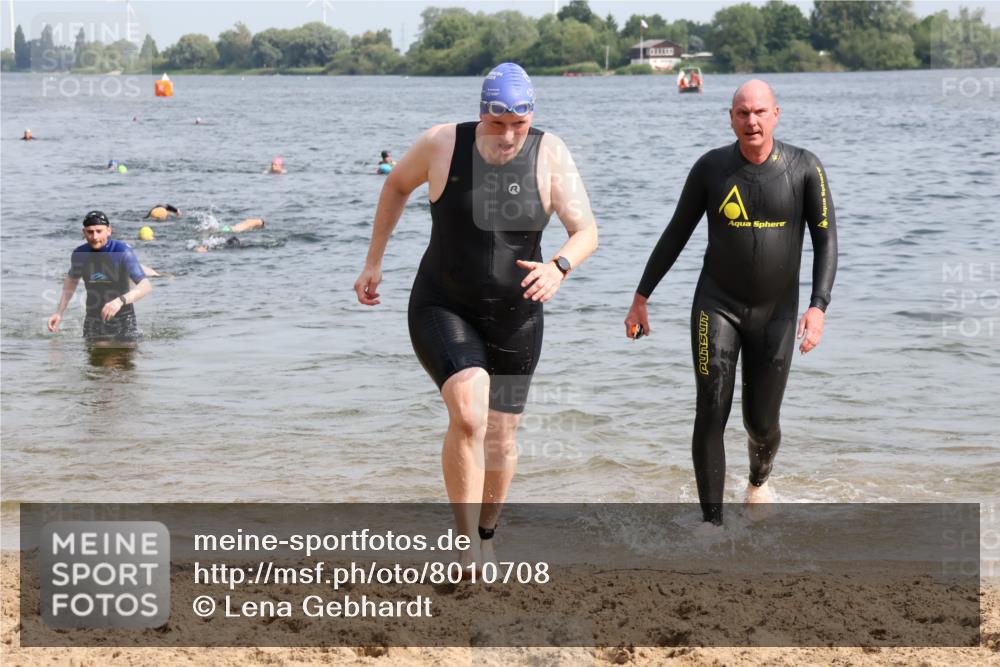 15.06.2025 - 27. Vierlanden-Triathlon Lena Gebhardt http://msf.ph/oto/8010708 15.06.2025 10:07:32 Schwimmen 374, 379, 391, 414, 468 meine-sportfotos.de