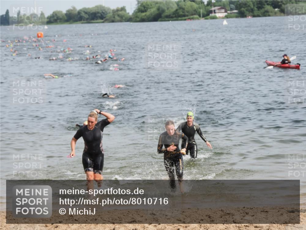 21.06.2025 - 27. Vierlanden-Triathlon MichiJ http://msf.ph/oto/8010716 15.06.2026 10:13:37 Schwimmen 545, 585, 622, 623 meine-sportfotos.de