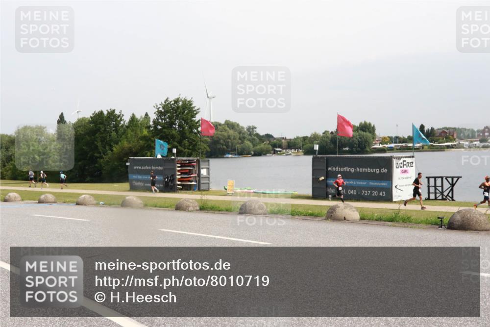 15.06.2025 - 27. Vierlanden-Triathlon H.Heesch http://msf.ph/oto/8010719 15.06.2025 11:01:07 Radfahren 163, 695 meine-sportfotos.de