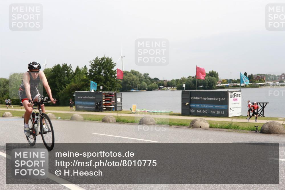 15.06.2025 - 27. Vierlanden-Triathlon H.Heesch http://msf.ph/oto/8010775 15.06.2025 11:01:08 Radfahren 163, 695 meine-sportfotos.de