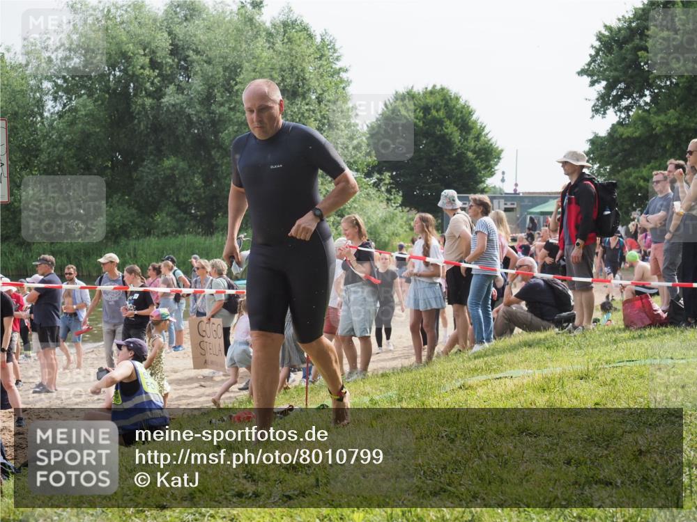 15.06.2025 - 27. Vierlanden-Triathlon KatJ http://msf.ph/oto/8010799 15.06.2025 10:10:07 Schwimmen 466 meine-sportfotos.de