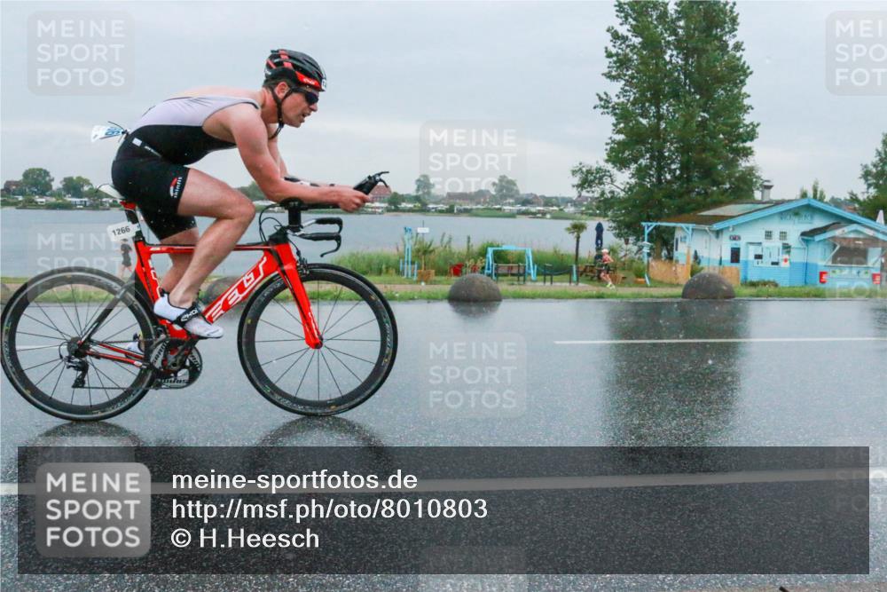 21.06.2025 - 27. Vierlanden-Triathlon H.Heesch http://msf.ph/oto/8010803 15.06.2025 13:54:16 Radfahren 1266, 1303 meine-sportfotos.de