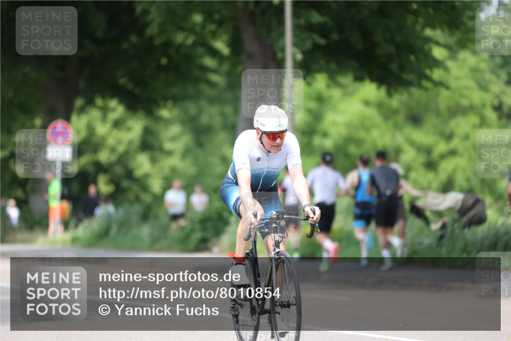 15.06.2025 - 7 Türme Triathlon Yannick Fuchs http://msf.ph/oto/8010854 15.06.2025 13:25:51 Radfahren 562, 734, 769, 855 meine-sportfotos.de