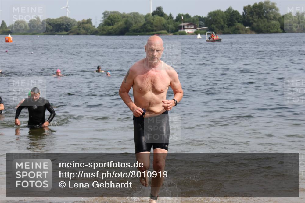 15.06.2025 - 27. Vierlanden-Triathlon Lena Gebhardt http://msf.ph/oto/8010919 15.06.2025 10:07:46 Schwimmen 371, 395, 407, 468 meine-sportfotos.de