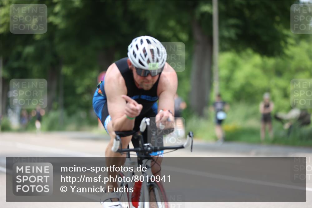 15.06.2025 - 7 Türme Triathlon Yannick Fuchs http://msf.ph/oto/8010941 15.06.2025 13:25:54 Radfahren 562, 769, 855, 939 meine-sportfotos.de