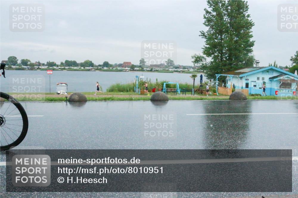 21.06.2025 - 27. Vierlanden-Triathlon H.Heesch http://msf.ph/oto/8010951 15.06.2025 13:55:56 Radfahren 1232, 1275 meine-sportfotos.de