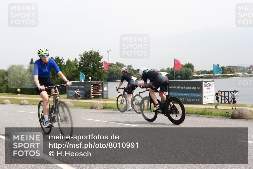 15.06.2025 - 27. Vierlanden-Triathlon H.Heesch http://msf.ph/oto/8010991 15.06.2025 11:01:28 Radfahren 501, 542, 644 meine-sportfotos.de
