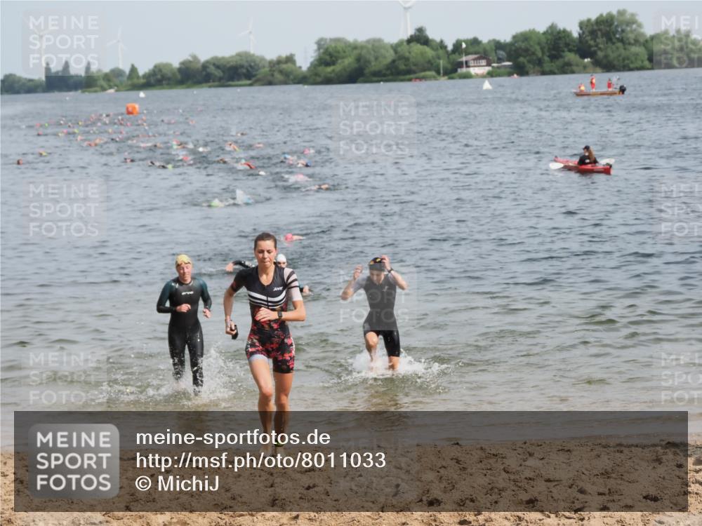 21.06.2025 - 27. Vierlanden-Triathlon MichiJ http://msf.ph/oto/8011033 15.06.2026 10:13:46 Schwimmen 490, 513, 540, 545, 585, 622 meine-sportfotos.de