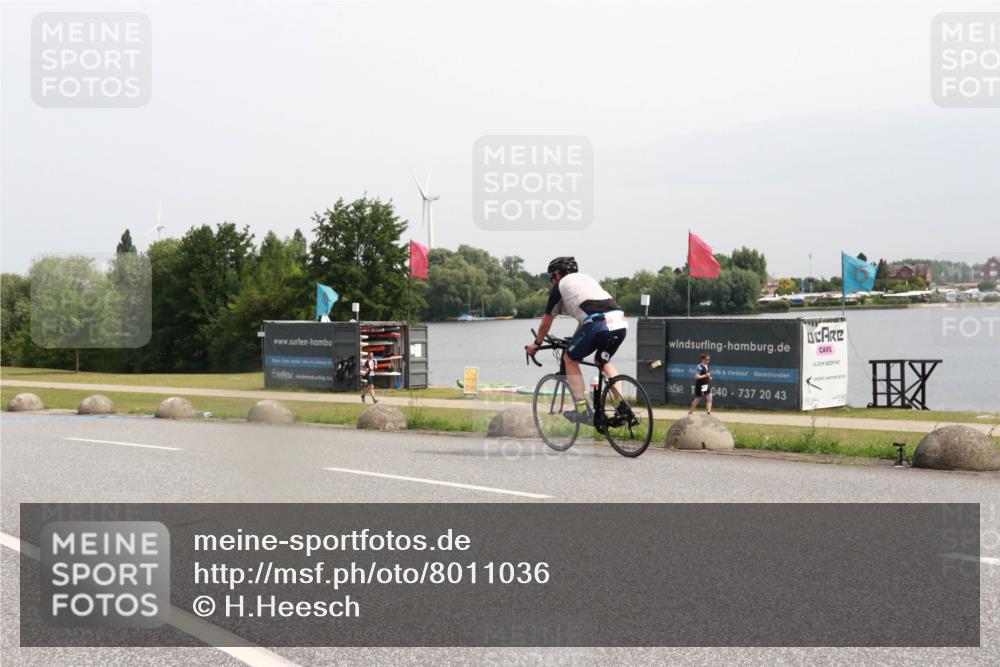 15.06.2025 - 27. Vierlanden-Triathlon H.Heesch http://msf.ph/oto/8011036 15.06.2025 11:01:44 Radfahren 537 meine-sportfotos.de