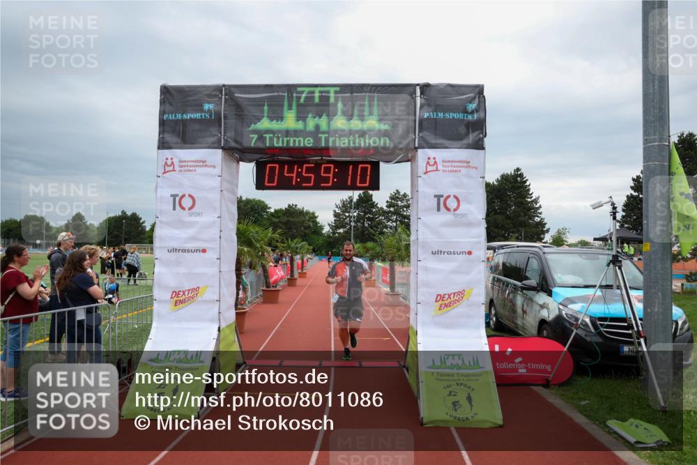 15.06.2025 - 7 Türme Triathlon Michael Strokosch http://msf.ph/oto/8011086 15.06.2025 14:59:10 Ziel  meine-sportfotos.de