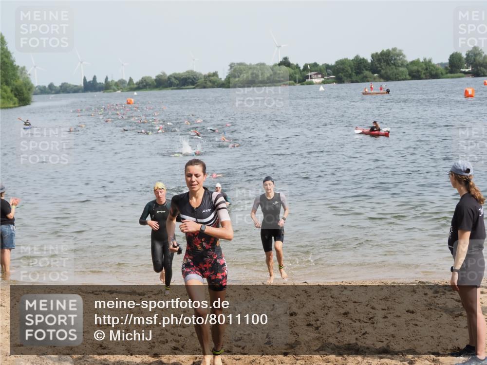 21.06.2025 - 27. Vierlanden-Triathlon MichiJ http://msf.ph/oto/8011100 15.06.2026 10:13:48 Schwimmen 490, 513, 540, 545, 622 meine-sportfotos.de